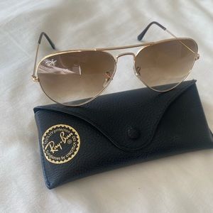 Ray-Ban Aviators Sunglasses